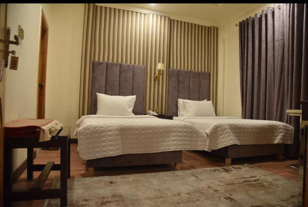 Shelton Rezidor Hotel Kumrat Road